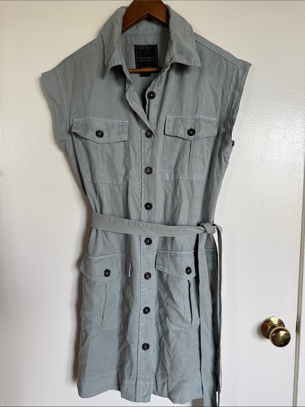 Sanctuary Light Gray and Black Label Detail Shirt - Picture 1 of 4